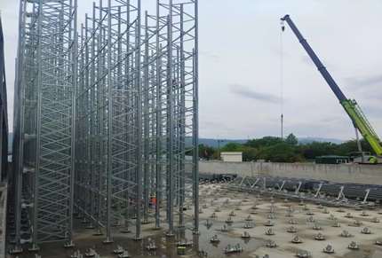 حالة مشروع Tianjin الرئيسي _ نظام أرفف متكامل لشركة أغذية قيد التركيب