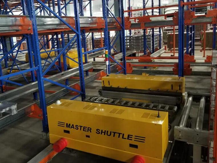 كيف تعمل مركبة موجهة بالسكك الحديدية RGV ؟